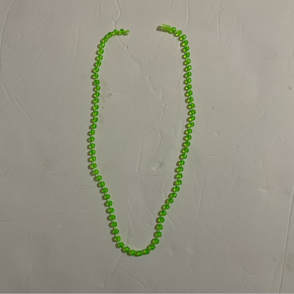 Light Green Beaded Necklace - Picture 3 of 4
